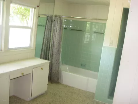 602 5th St, Chipley, FL 32428 photo 13