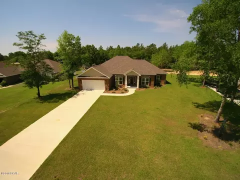 3094 Astro Dr, Crestview, FL 32539 photo 2