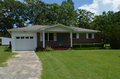 835 Maple, Chipley, FL 32428 photo 1