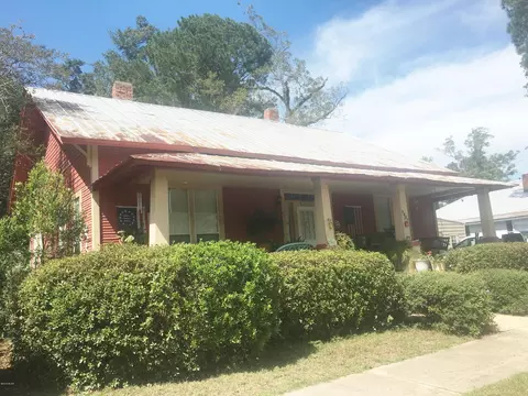 5447 10th St, Malone, FL 32445 photo 2