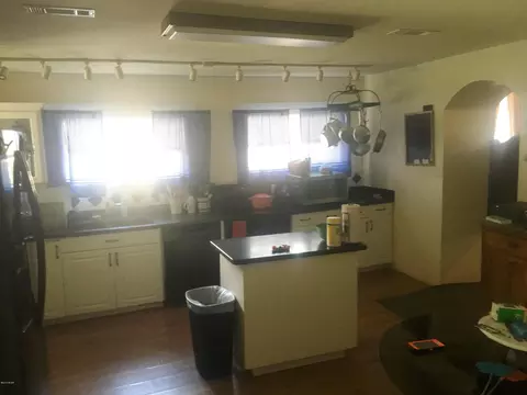 5447 10th St, Malone, FL 32445 photo 9