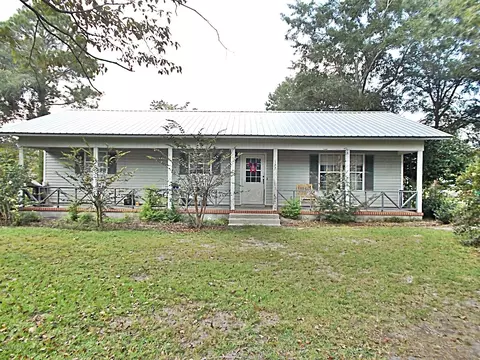 924 Jamie Dr, Chipley, FL 32428 photo 1
