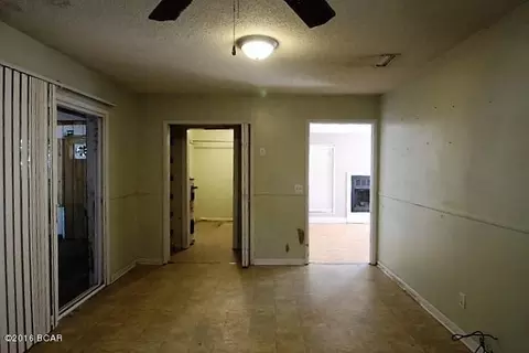 557 Davis St, Chipley, FL 32428 photo 4