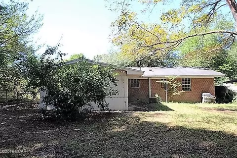 557 Davis St, Chipley, FL 32428 photo 2