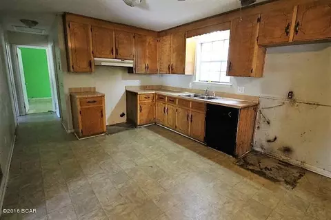 557 Davis St, Chipley, FL 32428 photo 5