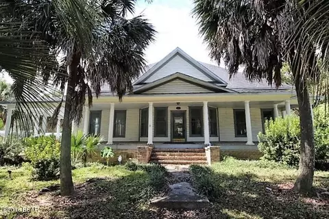 724 5th St, Chipley, FL 32428 photo 1