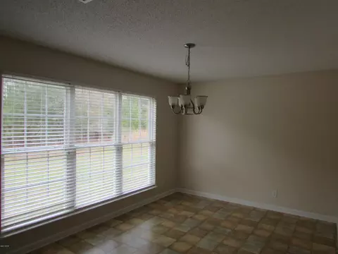 6840 Cox Rd, Bascom, FL 32423 photo 4