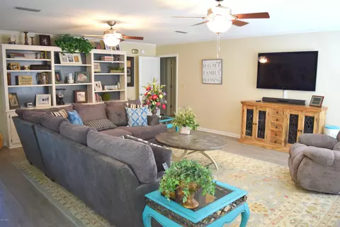 783 5th St, Chipley, FL 32428 photo 6