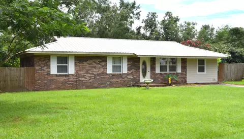 2585 Mcclain St, Cottondale, FL 32431 photo 1