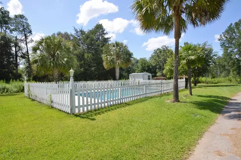 96 Barber Rd, Chipley, FL 32428 photo 2