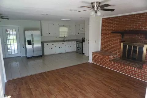 781 Gilbert Dr, Chipley, FL 32428 photo 6