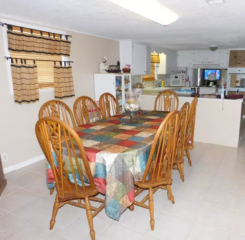 1095 Earlene Ln, Chipley, FL 32428 photo 3
