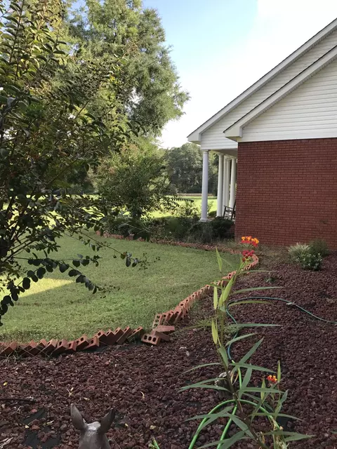 5075 Basswood Rd, Bascom, FL 32423 photo 10