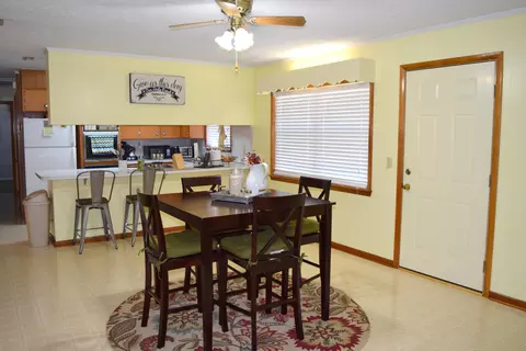 817 Maple St, Chipley, FL 32428 photo 4