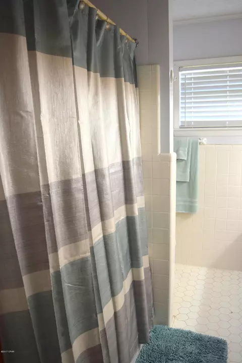 817 Maple St, Chipley, FL 32428 photo 9