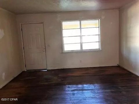 5281 10th St, Malone, FL 32445 photo 4