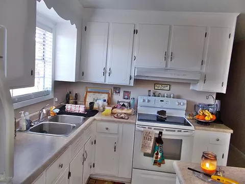 5395 Hummingbird Rd, Bascom, FL 32423 photo 4