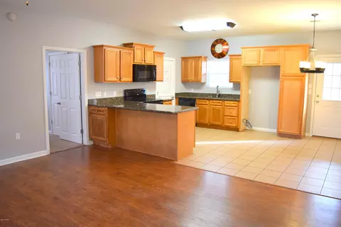 1335 Forrest Ave, Chipley, FL 32428 photo 3