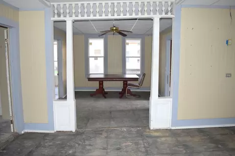 651 3rd St, Chipley, FL 32428 photo 3