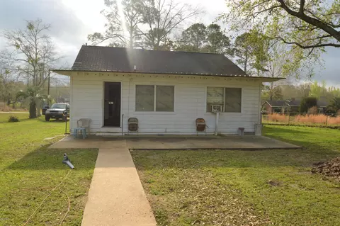 417 6th St, Chipley, FL 32428 photo 4