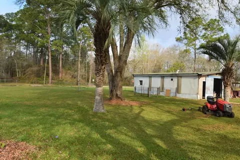 417 6th St, Chipley, FL 32428 photo 8