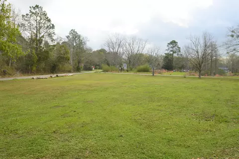 417 6th St, Chipley, FL 32428 photo 9
