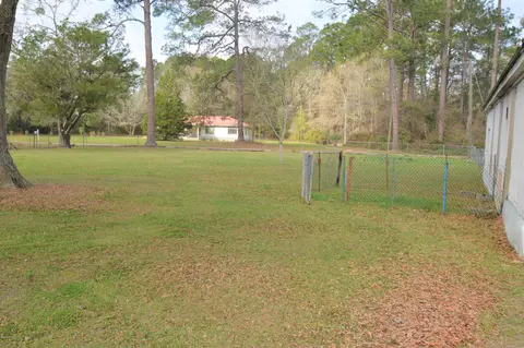 417 6th St, Chipley, FL 32428 photo 6