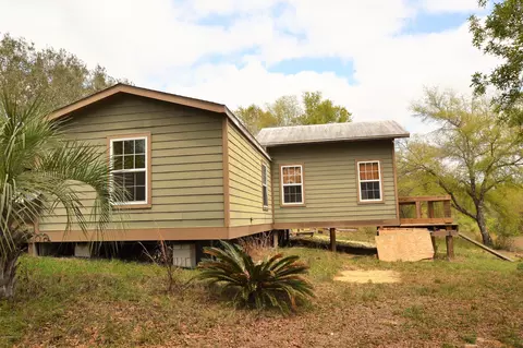 2832 Summer Dr, Chipley, FL 32428 photo 2