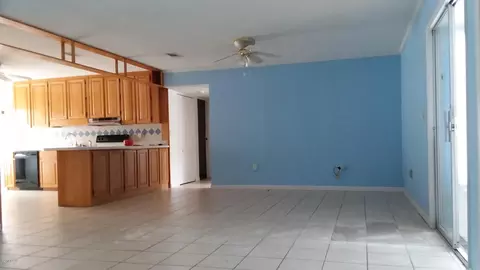 645 3rd St, Chipley, FL 32428 photo 9