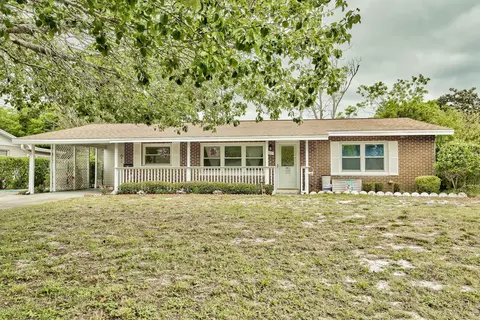27 Overstreet Dr, Mary Esther, FL 32569