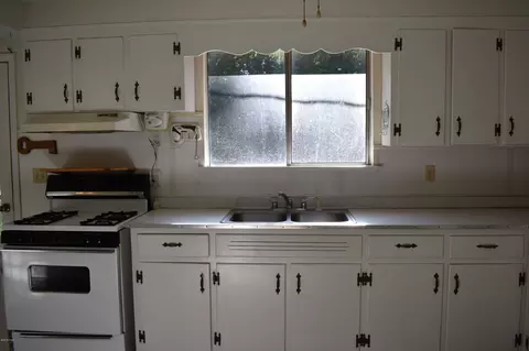 844 Maple St, Chipley, FL 32428 photo 7