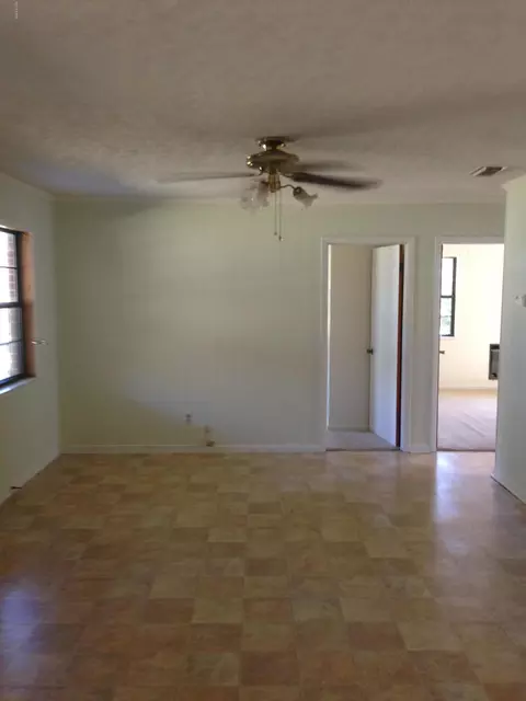 6731 Lovedale Rd, Bascom, FL 32423 photo 5