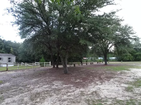 2993 Caroline Dr, Chipley, FL 32428 photo 2
