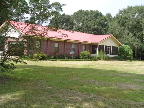 814 Haley Dr, Chipley, FL 32428 photo 2
