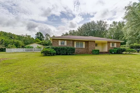 979 Falling Waters Rd, Chipley, FL 32428 photo 1