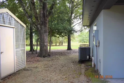 2255 Voltaire Dr, Chipley, FL 32428 photo 2