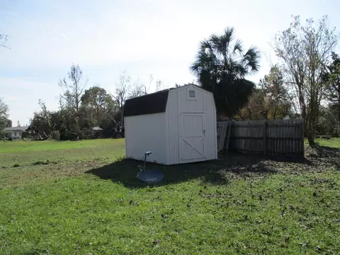 2083 Morven St, Chipley, FL 32428 photo 9