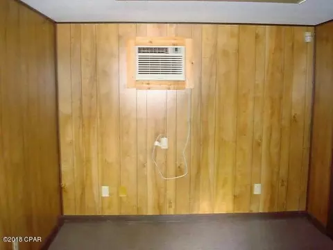 645 Grove St, Chipley, FL 32428 photo 2