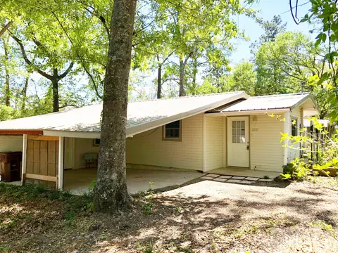 1007 Meadowlark Ln, Chipley, FL 32428 photo 1