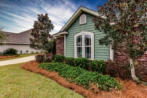 137 Windchime Way, Freeport, FL 32439 photo 2