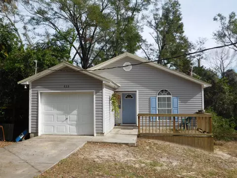 635 Pear St, Chipley, FL 32428 photo 1