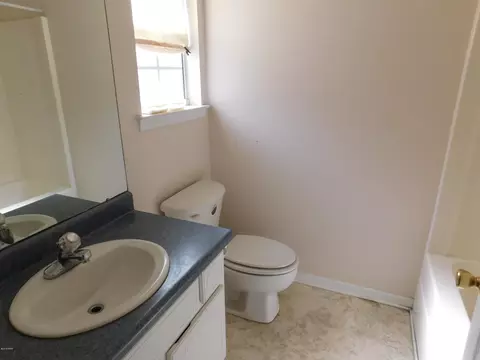 635 Pear St, Chipley, FL 32428 photo 5