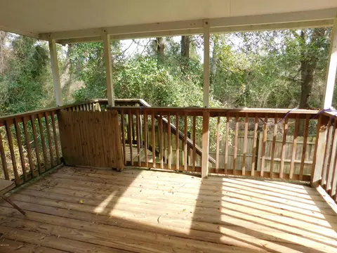 635 Pear St, Chipley, FL 32428 photo 9
