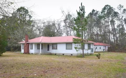 420 6th St, Chipley, FL 32428 photo 1