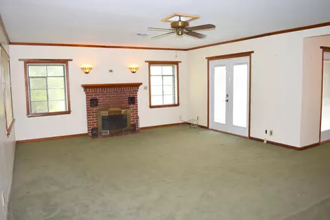 420 6th St, Chipley, FL 32428 photo 4