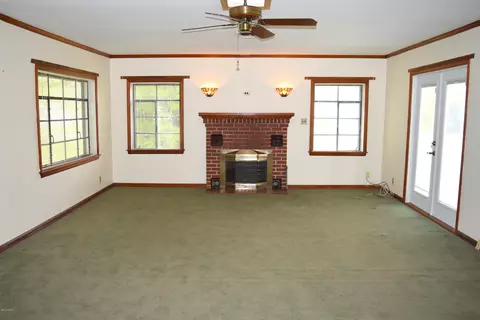 420 6th St, Chipley, FL 32428 photo 3