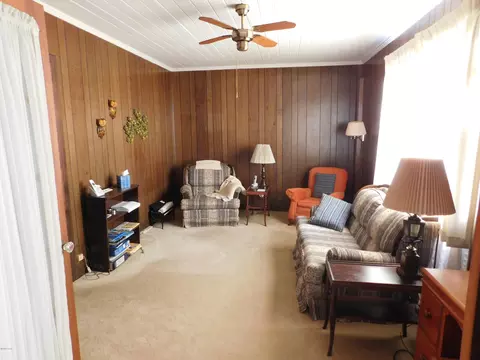 688 Main St, Chipley, FL 32428 photo 5