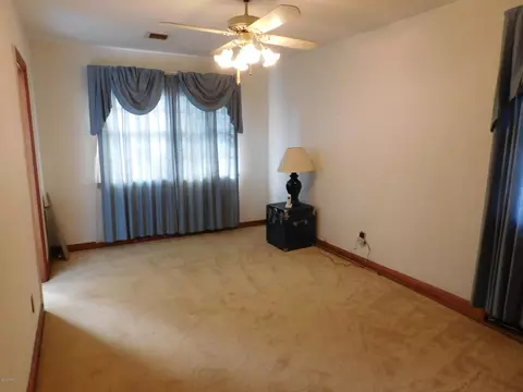 688 Main St, Chipley, FL 32428 photo 6