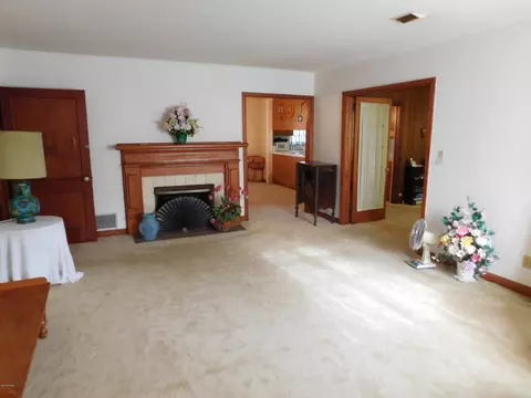 688 Main St, Chipley, FL 32428 photo 4