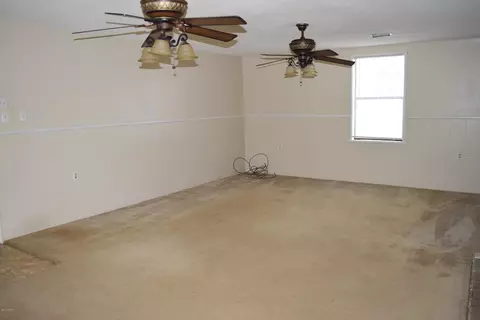 906 Joseph Dr, Chipley, FL 32428 photo 2